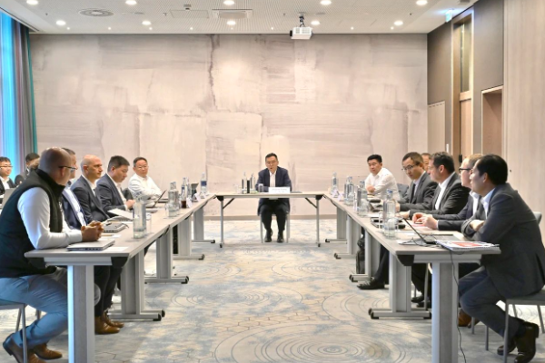 Wang Zhijian Visits Germany and Austria to Research Subsidiaries and Visit Strategic Partners